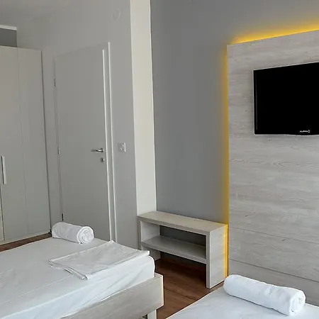 Lux *