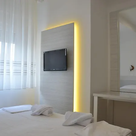 Lux *